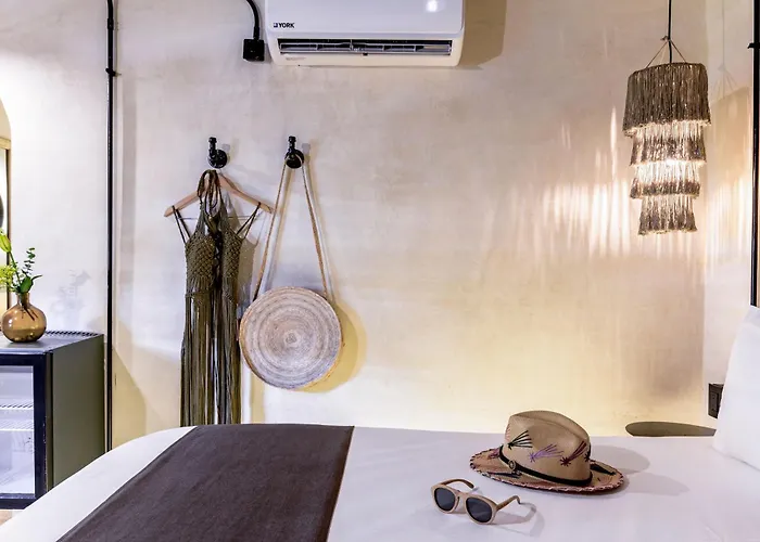 Caribbean Paradise & - 5th Avenue Hotel
