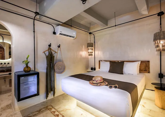 Caribbean Paradise & - 5th Avenue Playa del Carmen