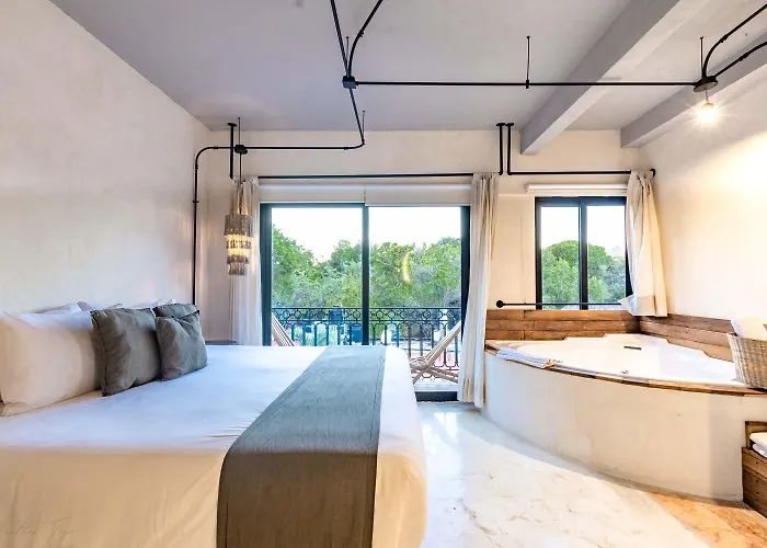 Caribbean Paradise & - 5th Avenue Hotel Playa del Carmen